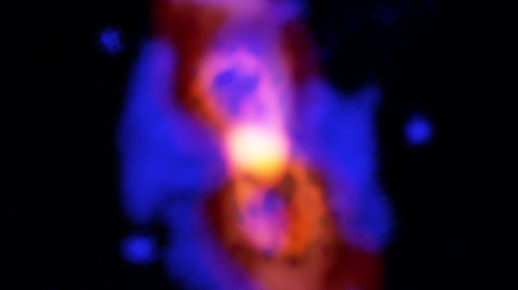 Obraz CK Vulpeculae, pozostałości po zderzeniu gwiazdy podwójnej. ALMA (ESO/NAOJ/NRAO), T. Kamiński; Gemini, NOAO/AURA/NSF; NRAO/AUI/NSF, B. Saxton