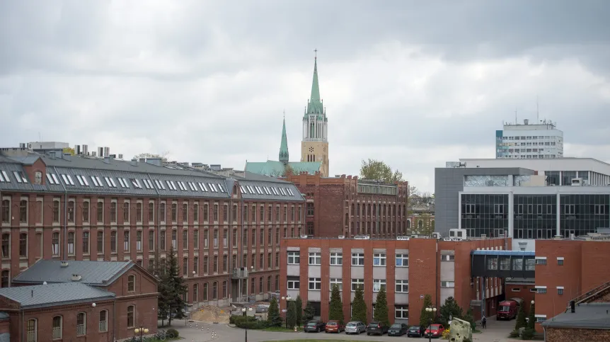 Łódź, 20.04.2016. Kampus Politechniki Łódzkiej (gm/nlat) PAP/Grzegorz Michałowski