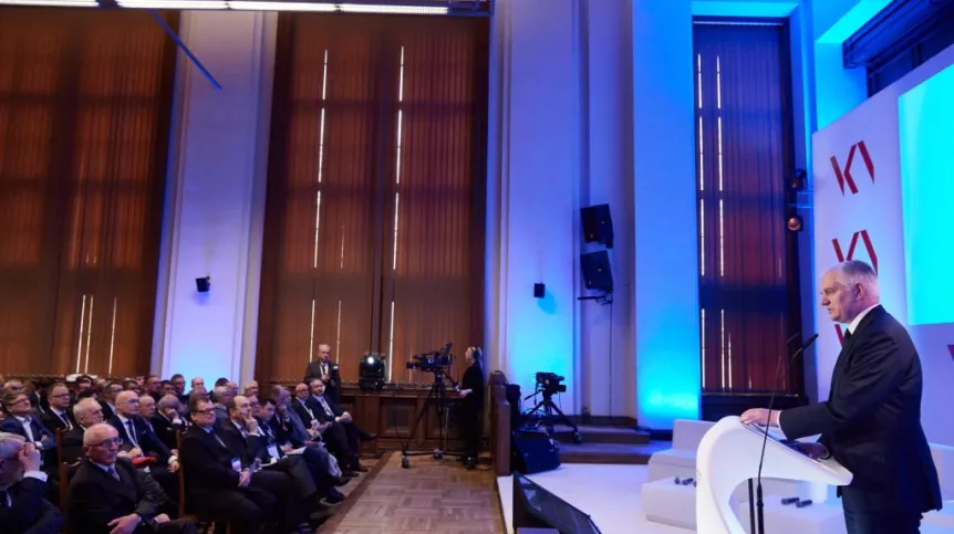 Wicepremier i minister nauki i szkolnictwa wyższego Jarosław Gowin przemawia podczas konferencji programowej Narodowego Kongresu Nauki w Gdańsku. Fot. PAP/  Adam Warżawa  26.04.2017