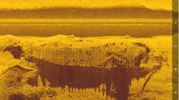 Szkuta odkryta na wysokości Łomianek Dolnych - obraz sonarowy, fot. A. Szerszeń