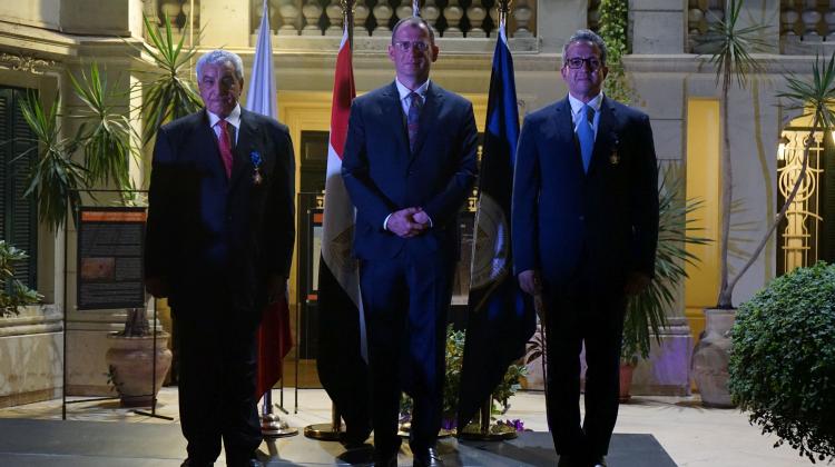 Na zdjęciu od lewej dr Zahi Hawass, ambasador RP w Egipcie Michał Łabenda oraz minister Khaled El-Enany. Fot. J.Strojanowska-CAŚ UW