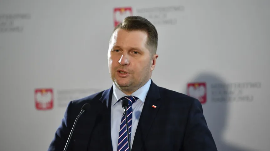 Warszawa, 27.10.2020. Minister edukacji i nauki Przemysław Czarnek podczas konferencji prasowej "Zdalna nauka i sytuacja dotycząca funkcjonowania szkół oraz placówek", 27 bm. w siedzibie resortu w Warszawie. (mr) PAP/Radek Pietruszka