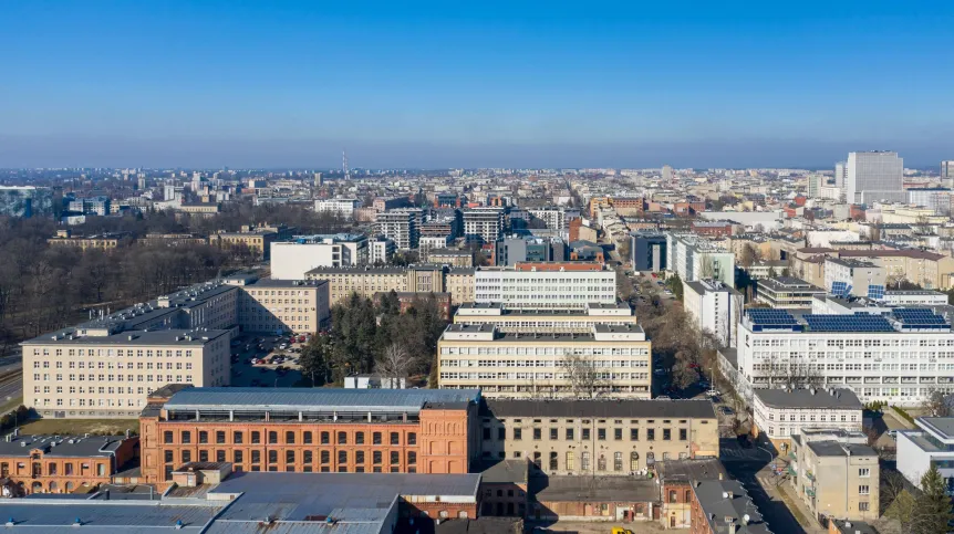Łódź, 03.03.2021. Kampus A Politechniki Łódzkiej widziany z drona, (ran) PAP/Grzegorz Michałowski