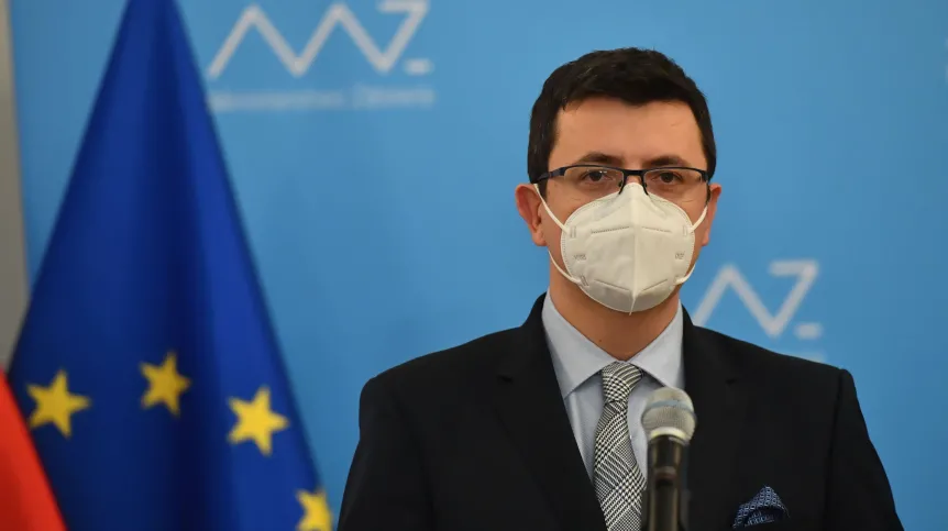 29.11.2021. Koronawirus w Polsce. Dyrektor Narodowego Instytutu Zdrowia Publicznego – Państwowego Zakładu Higieny Grzegorz Juszczyk podczas konferencji prasowej w siedzibie Ministerstwa Zdrowia w Warszawie. PAP/Piotr Nowak