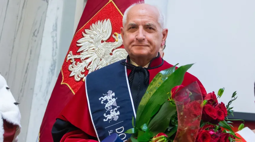 , 24.05.2022. Profesor Marek Rudnicki podczas uroczystości nadania mu tytułu doktora honoris causa Śląskiego Uniwersytetu Medycznego, 24 bm. w siedzibie Sejmu Śląskiego w Katowicach. PAP/Zbigniew Meissner