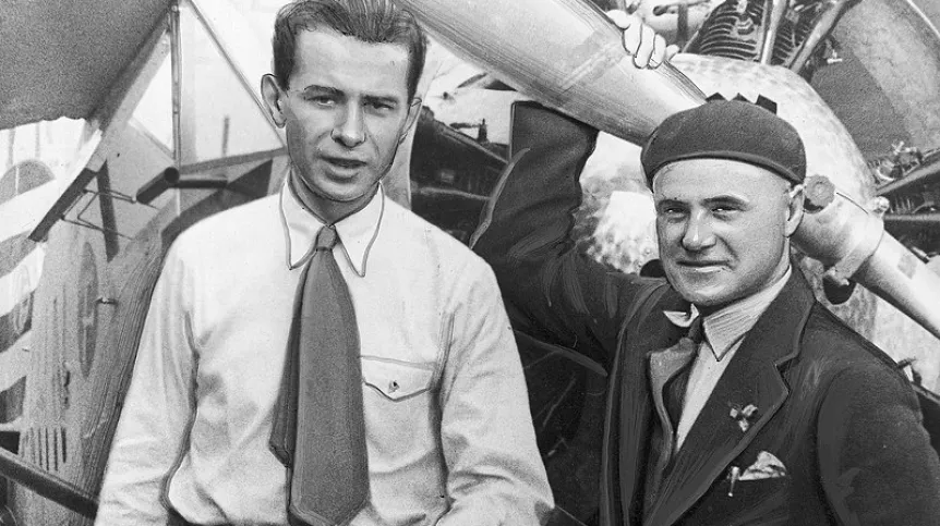 Na zdjęciu Stanisław Wigura i Franciszek Żwirko. Źródło: Wikipedia/ domena publiczna