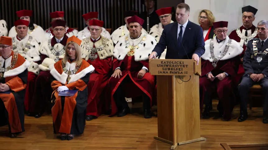 16.10.2022. Minister edukacji i nauki Przemysław Czarnek (5P) podczas inauguracji roku akademickiego 2022/23 na Katolickim Uniwersytecie Lubelskim. PAP/Bartłomiej Wójtowicz