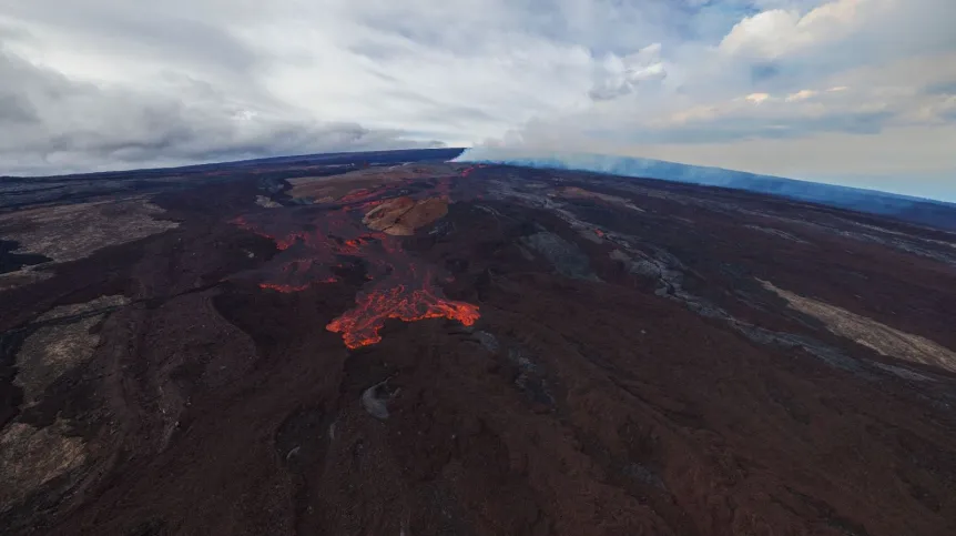 EPA/BRUCE OMORI / PARADISE HELICOPTERS 28.11.2022