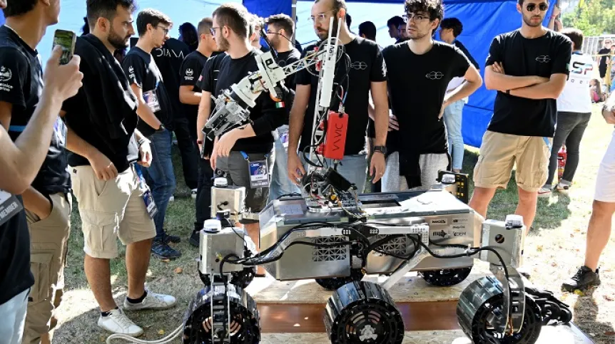 Kielce, 15.09.2023. Zawody łazików marsjańskich European Rover Challenge w Kielcach, PAP/Piotr Polak