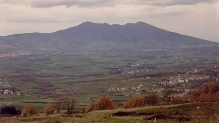 Wygasły wulkan Monte Vulture, Basilicata, Włochy, Mario Nenno, źródło: Wikipedia (https://en.wikipedia.org/wiki/Monte_Vulture)