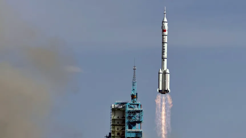 24.04.2025  EPA/ANDRES MARTINEZ CASARES