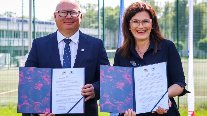 Prof. Krzysztof Wilde, rektor Politechniki Gdańskiej i Aleksandra Dulkiewicz, prezydent Gdańska. Fot. Grzegorz Jędrzejewski / Politechnika Gdańska