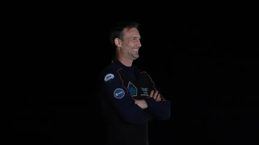 25.06.2025. Na zdjęciu z 24 bm. Sławosz Uznański-Wiśniewski podczas pożegnania astronautów w Centrum Kosmicznym Johna F. Kennedy’ego na przylądku Canaveral w amerykańskim stanie Floryda. PAP/Leszek Szymański