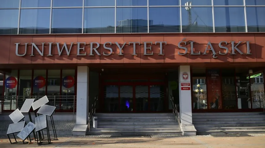 Gmach Uniwersytetu Śląskiego w Katowicach. (jp/awol) PAP/Jarek Praszkiewicz