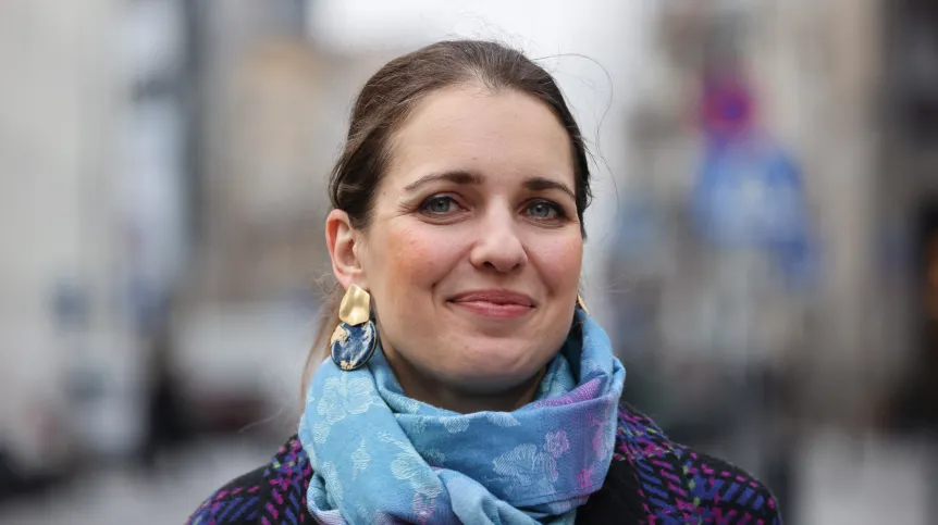 22.12.2025. Na zdjęciu z 11 bm. polarniczka, autorka książek Dagmara Bożek przed siedzibą Polskiej Agencji Prasowej w Warszawie, 11 bm. Dagmara Bożek była gościem Studia PAP. PAP/Albert Zawada