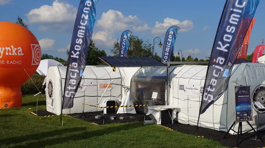 Stacja DSS. Źródło: Stowarzyszenie POLARIS-OPP