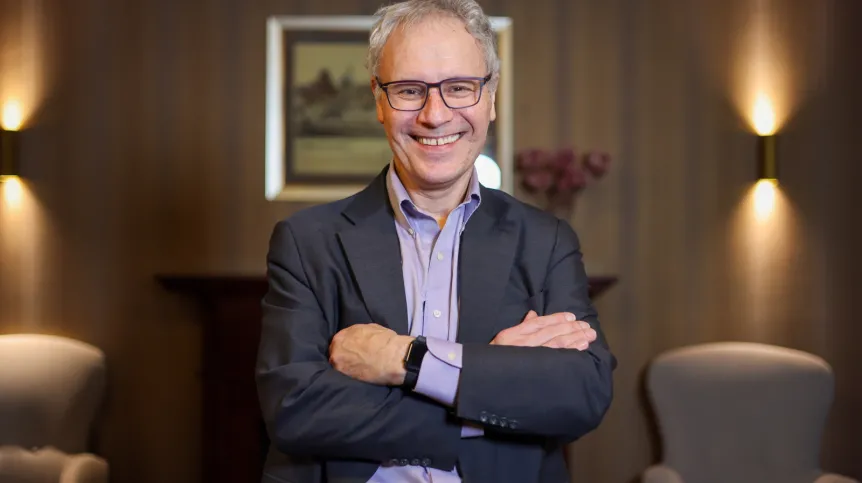  13.03.2026. Laureat Nagrody Nobla w dziedzinie medycyny za 2024 rok, biolog molekularny prof. Victor Ambros podczas spotkania organizowanego w ramach Polskiego Dnia Chorób Rzadkich w Warszawskim Uniwesytecie Medycznym. PAP/Albert Zawada