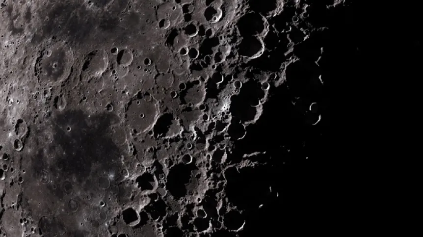 Powierzchnia Księżyca, fot. NASA, Adobe Stock