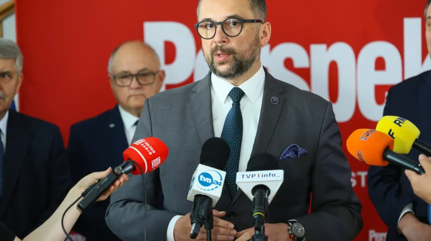 23.06.2026. Minister nauki i szkolnictwa wyższego Marcin Kulasek podczas konferencji prasowej i ogłoszenia wyników XXVII Rankingu Szkół Wyższych Perspektywy 2026, 23 bm. w Warszawie. (mr) PAP/Szymon Pulcyn
