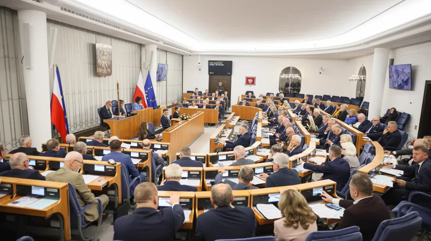 Warszawa, 24.09.2026. Senatorowie na sali obrad. Fot. PAP/Leszek Szymański