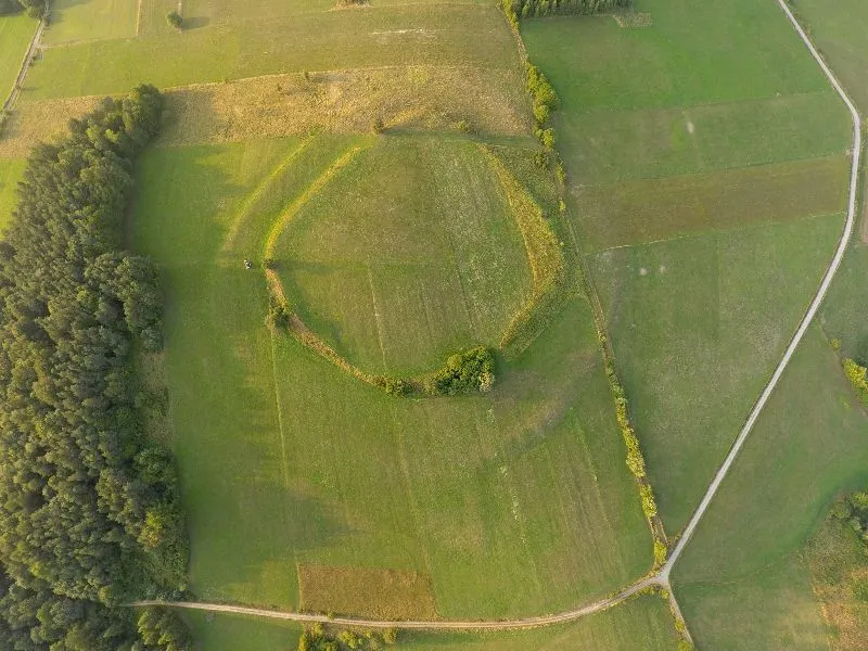 Grodzisko Walik w Brzezowej, fot Michał Pisz  