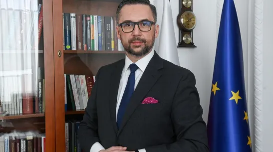 21.03.2025. Minister nauki i szkolnictwa wyższego Marcin Kulasek podczas wywiadu dla Polskiej Agencji Prasowej w siedzibie ministerstwa w Warszawie. PAP/Piotr Nowak