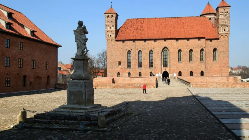 Zamek biskupów warmińskich w Lidzbarku Warmińskim. Fot. PAP/ Tomasz Waszczuk 28.03.2014