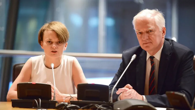 Minister przedsiębiorczości i technologii Jadwiga Emilewicz (L) oraz wicepremier, minister nauki i szkolnictwa wyższego Jarosław Gowin (P). Fot. PAP/Jakub Kamiński 27.06.2019