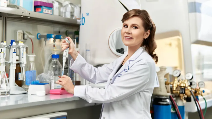 Dr. Magdalena Zdrowowicz-Żamojć. Photo from press release of the L'Oréal-UNESCO For Women in Science 2023 competition.