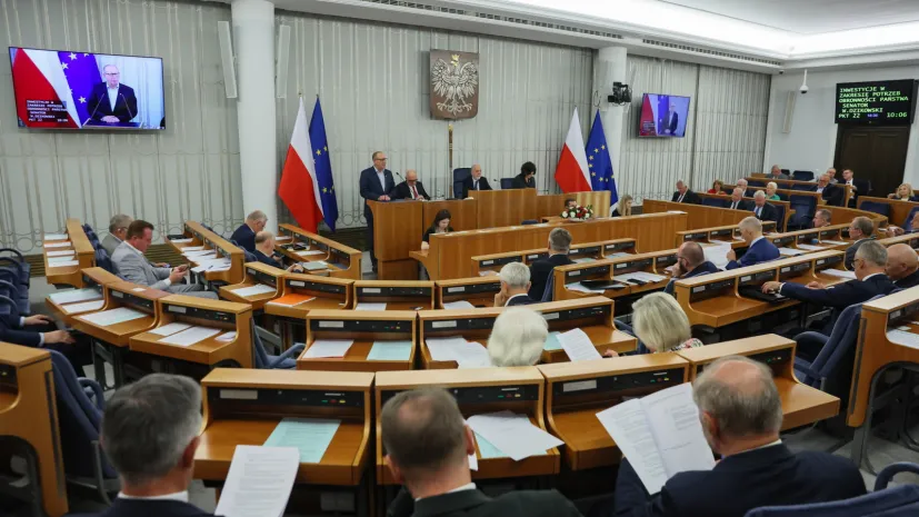 17.07.2025. Senatorowie na sali obrad Senatu w Warszawie. PAP/Leszek Szymański