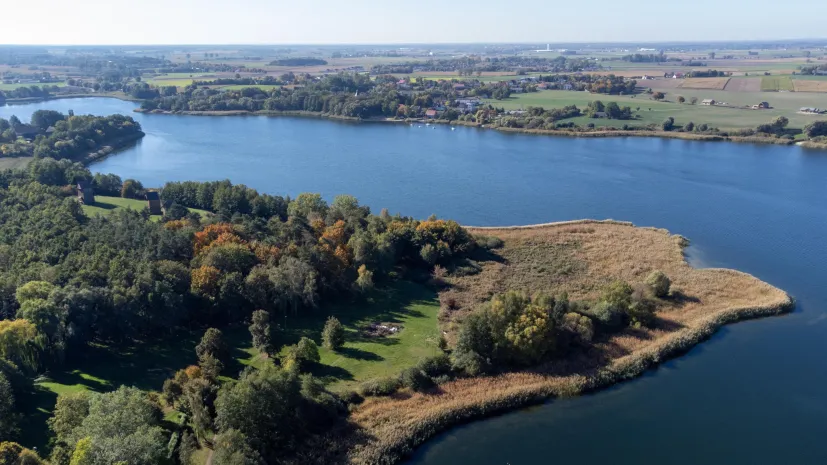 Dziekanowice, 07.10.2022. Jezioro Lednica. PAP/Jakub Kaczmarczyk