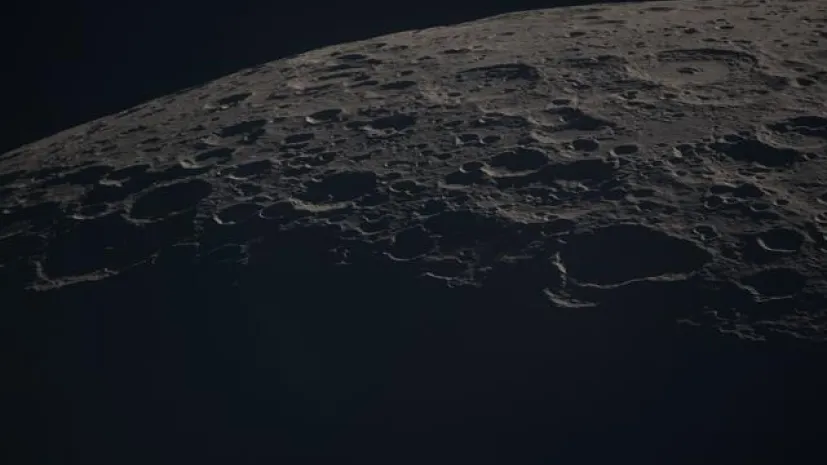 Zbliżenie powierzchni Księżyca wzdłuż linii oddzielającej księżycową noc od dnia . Zdjęcie wykonała załoga misji Artemis II. Fot. NASA