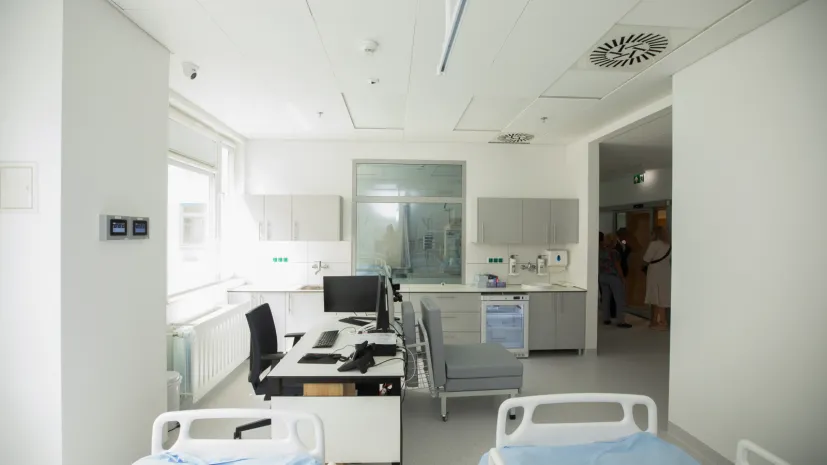 Wrocław, 23.06.2026. Nowa Klinika Kardiologii i Kardiochirurgii Dziecięcej w Uniwersyteckim Szpitalu Klinicznym (USK) we Wrocławiu, 23 bm. Klinika pozwala na kompleksowe diagnozowanie i leczenie wad serca u najmłodszych pacjentów w jednym ośrodku. (mr) PAP/Krzysztof Ćwik