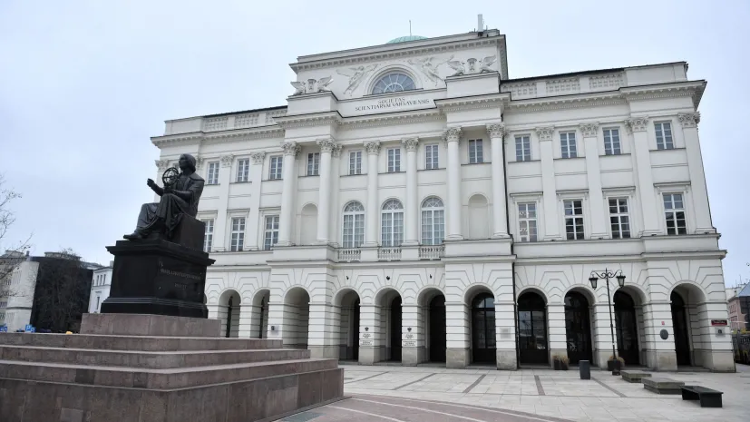 07.04.2021. Pałac Staszica w Warszawie, siedziba Polskiej Akademii Nauk.  PAP/Radek Pietruszka
