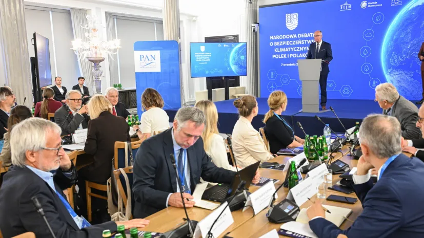 Warszawa, 07.09.2026. Marszałek Sejmu Włodzimierz Czarzasty podczas narodowej debaty o bezpieczeństwie klimatycznym Polek i Polaków w Sejmie, 7 bm. Debata organizowana jest m.in. przez Komitet ds. Kryzysu Klimatycznego Polskiej Akademii Nauk. PAP/Radek Pietruszka